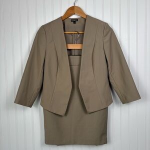 Express Ladies Professional Office Suit Jacket Blazer (Sz 8) Skirt (4) Set Tan
